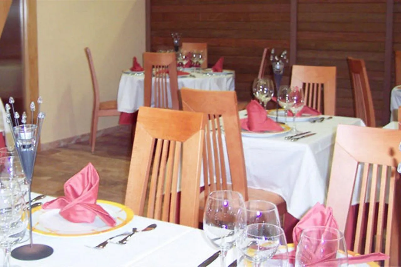 Hotel Sant Quirze De Besora